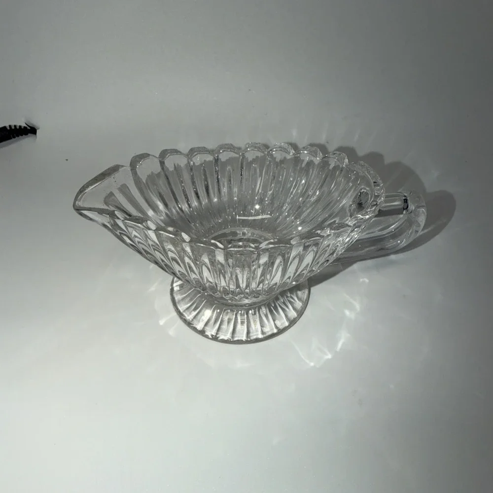 Mikasa‎ Royal Suite Clear Glass Gravy Sauce Boat Ribbed Footed Design 6